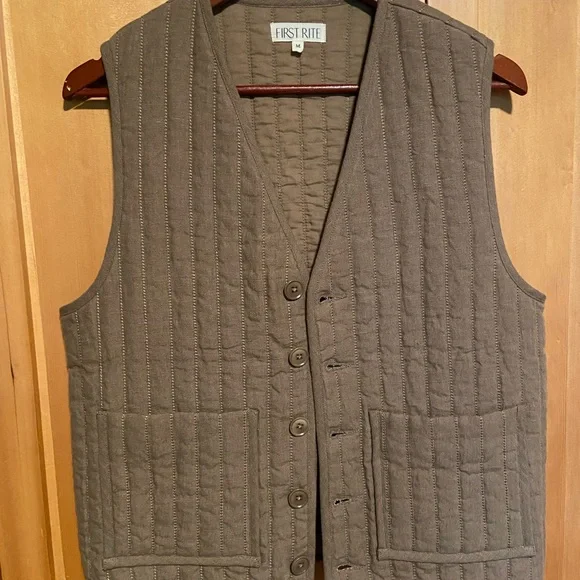 First Rite Vest - Picture 3 of 4